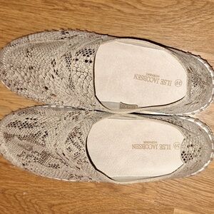 Ilse Jacobsen Tulip Slip on Platform Loafers in Wheat Snake Print  EU39/US 9